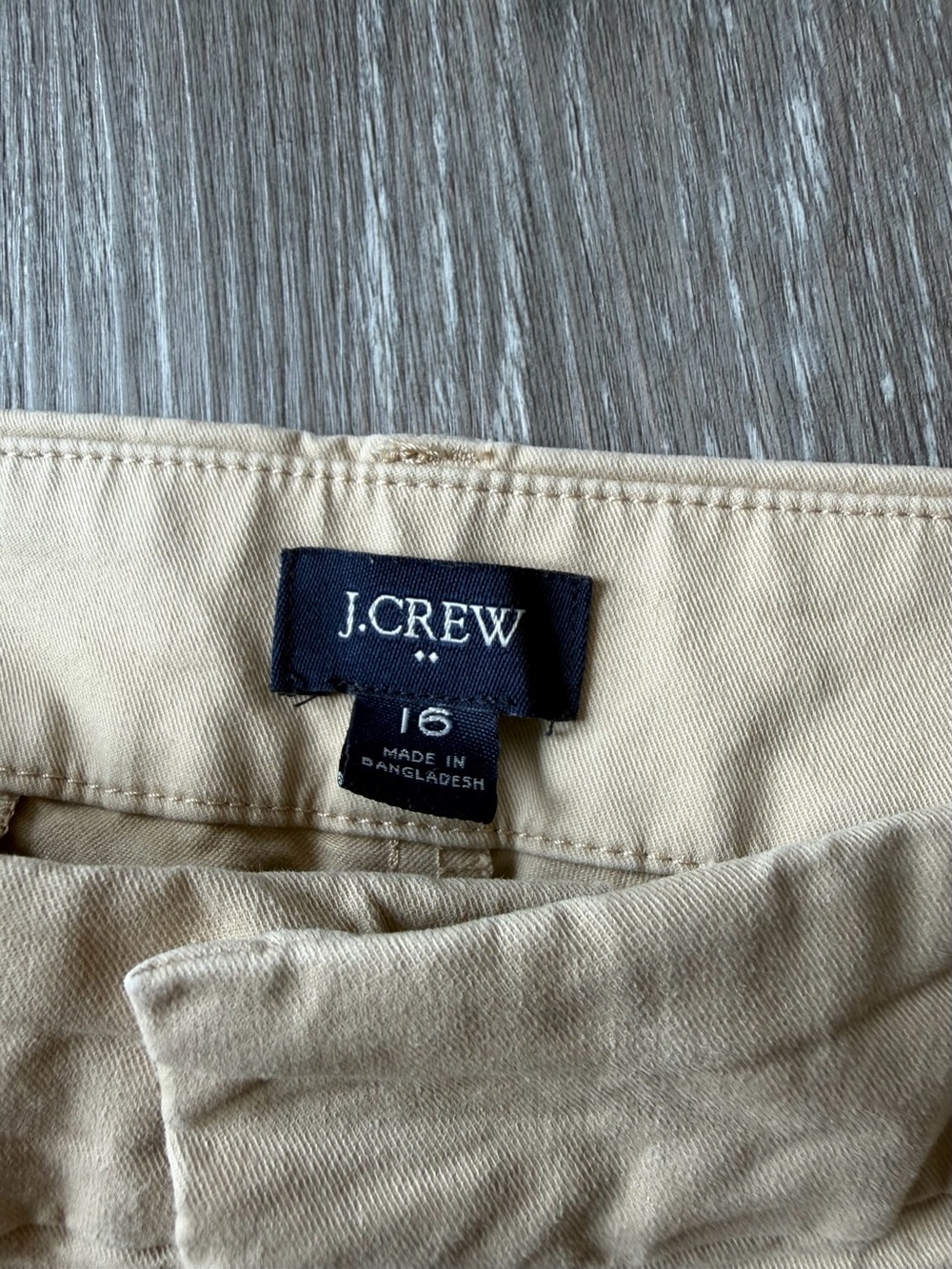 J. Crew ladies khaki shorts size 16 - Picture 2 of 3